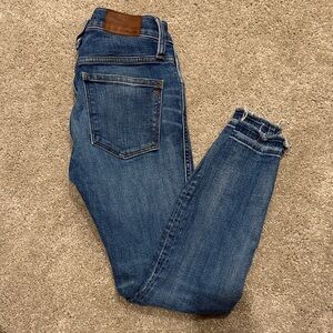 Madewell High-Rise Jeans in Medium Blue Denim